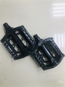 Педали пластиковые, платформа 115x80мм, ось 9/16", черные, без упак. VP 143